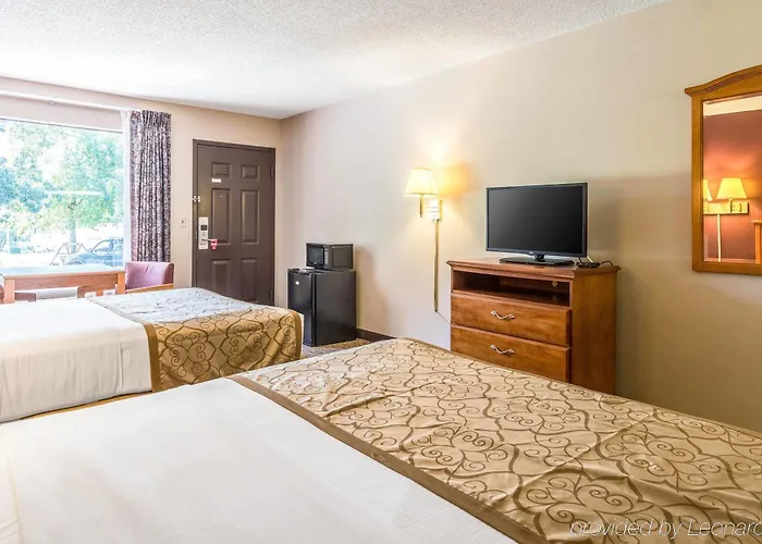Econo Hotel 2*