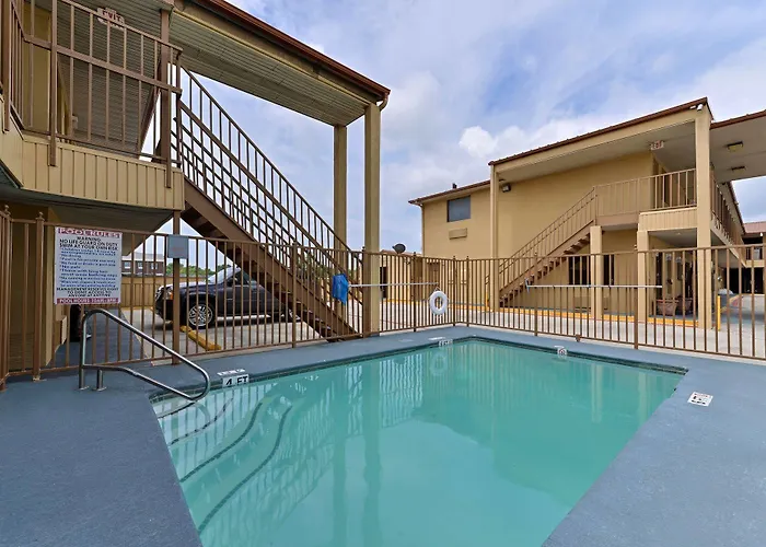 Econo Hotel